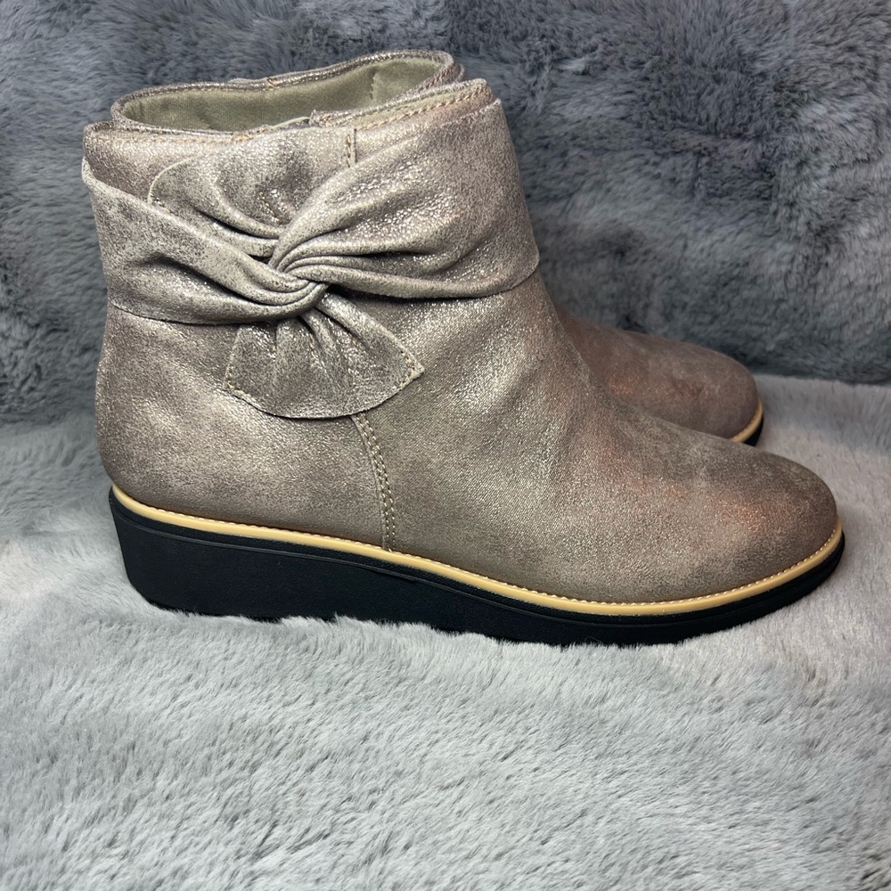 Clark’s Heel Ankle Boots New With Box Never Worn Womens Size 10